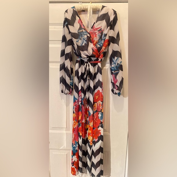 Dainty Jewells Chevron Floral Long Sleeve Dress - Picture 1 of 2